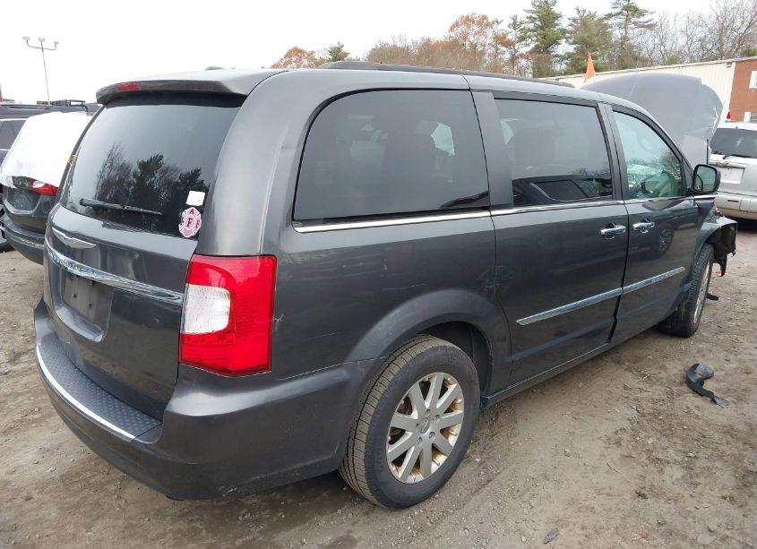 Photo 4 of 2016 Chrysler Town & COUNTRY TOURING (VIN 2C4RC1BG0GR260428)