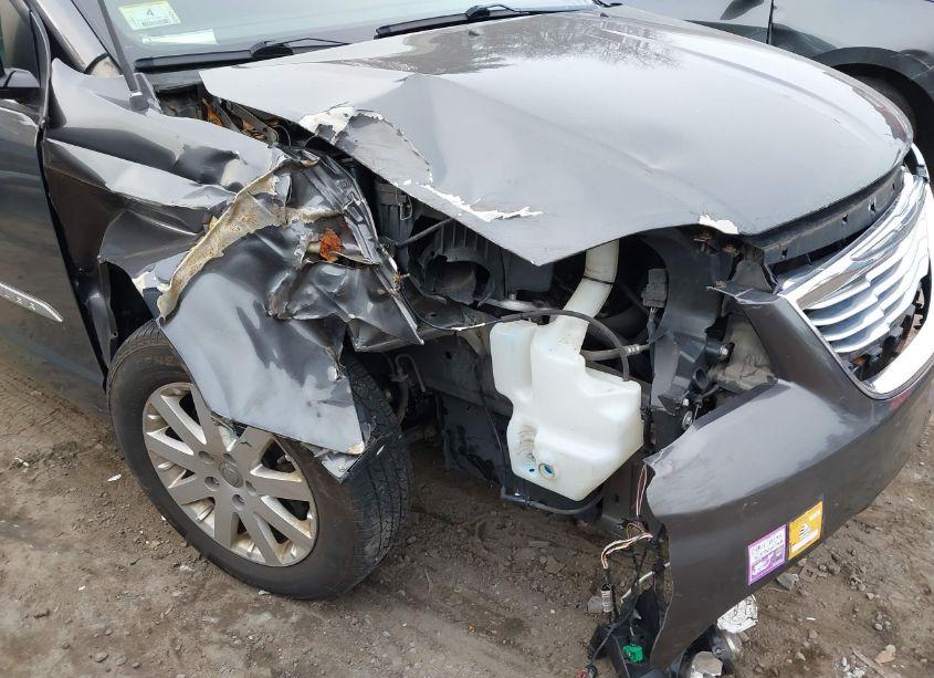 Photo 6 of 2016 Chrysler Town & COUNTRY TOURING (VIN 2C4RC1BG0GR260428)