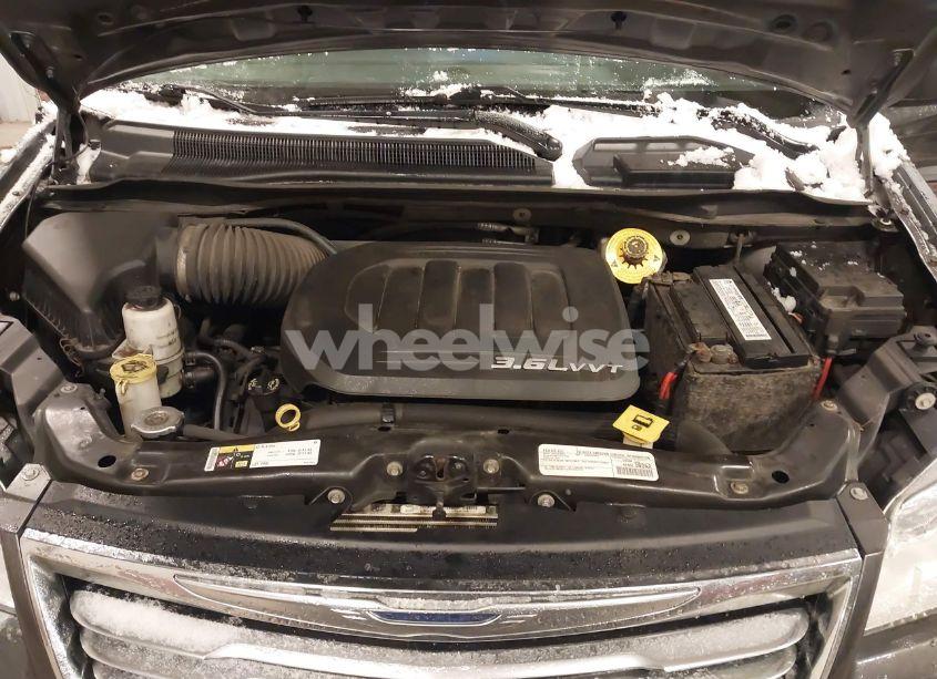 Photo 10 of 2016 Chrysler Town & COUNTRY TOURING (VIN 2C4RC1BG0GR261188)