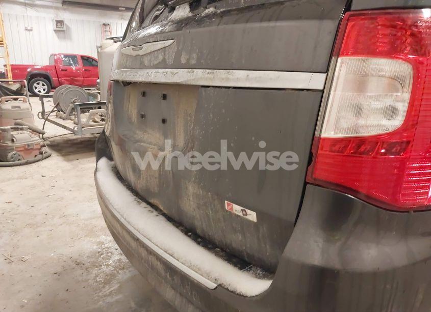 Photo 12 of 2016 Chrysler Town & COUNTRY TOURING (VIN 2C4RC1BG0GR261188)