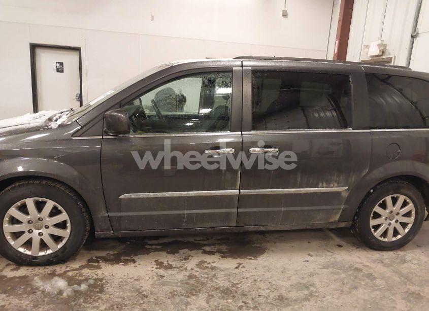 Photo 15 of 2016 Chrysler Town & COUNTRY TOURING (VIN 2C4RC1BG0GR261188)