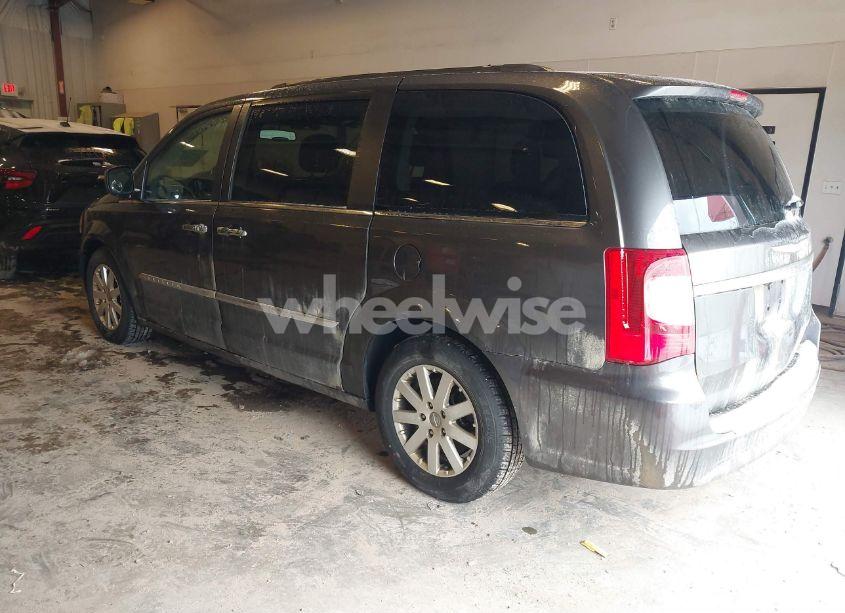 Photo 3 of 2016 Chrysler Town & COUNTRY TOURING (VIN 2C4RC1BG0GR261188)