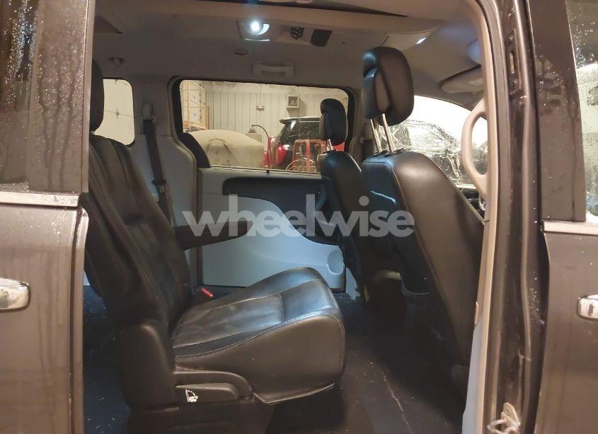 Photo 8 of 2016 Chrysler Town & COUNTRY TOURING (VIN 2C4RC1BG0GR261188)