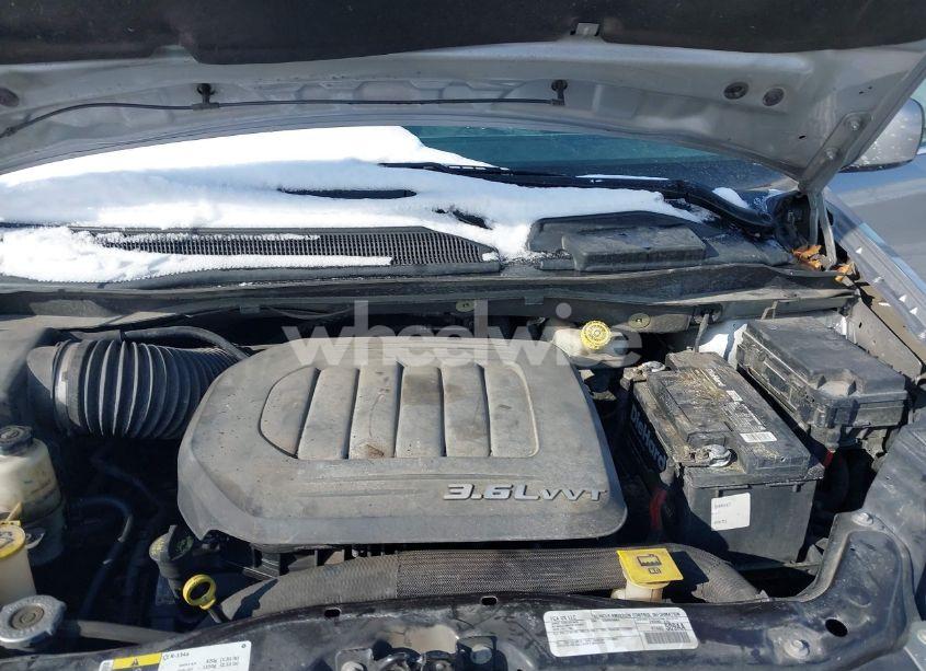 Photo 10 of 2016 Chrysler Town & COUNTRY TOURING (VIN 2C4RC1BG0GR267542)