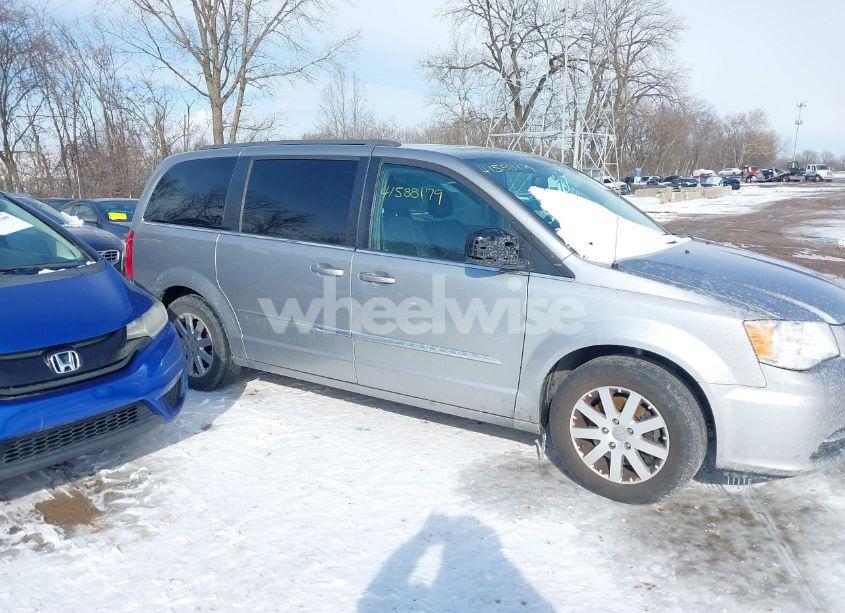 Photo 13 of 2016 Chrysler Town & COUNTRY TOURING (VIN 2C4RC1BG0GR267542)