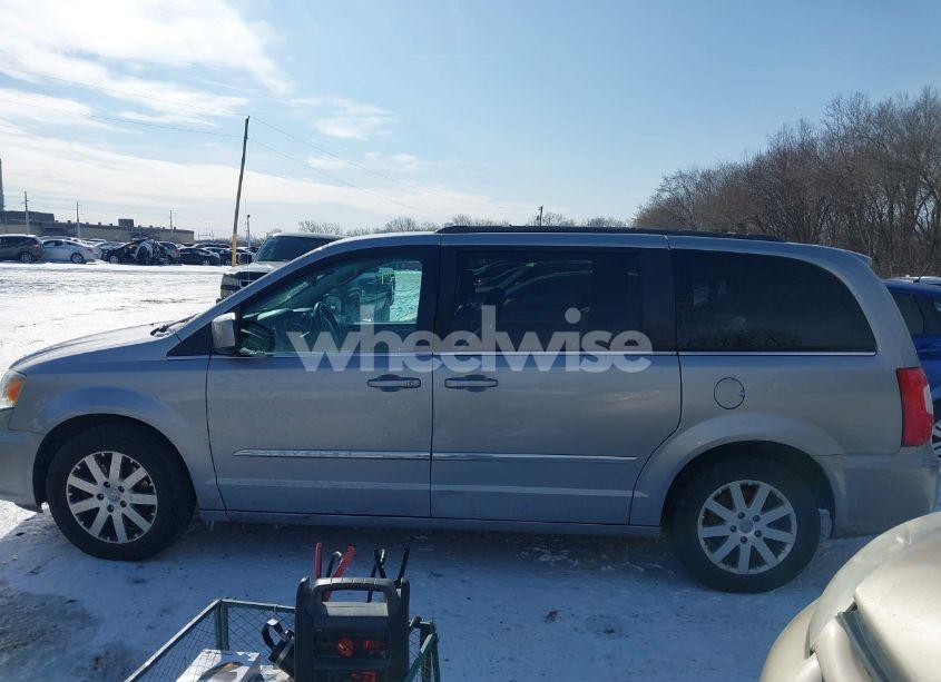 Photo 14 of 2016 Chrysler Town & COUNTRY TOURING (VIN 2C4RC1BG0GR267542)