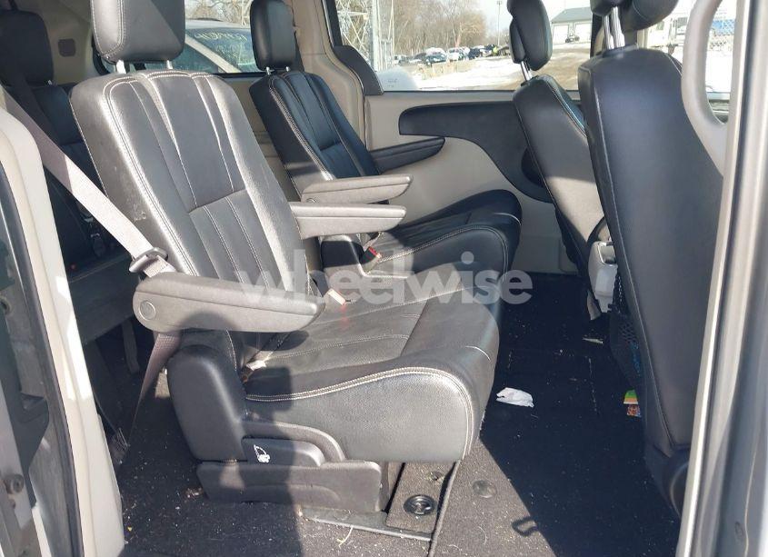 Photo 8 of 2016 Chrysler Town & COUNTRY TOURING (VIN 2C4RC1BG0GR267542)