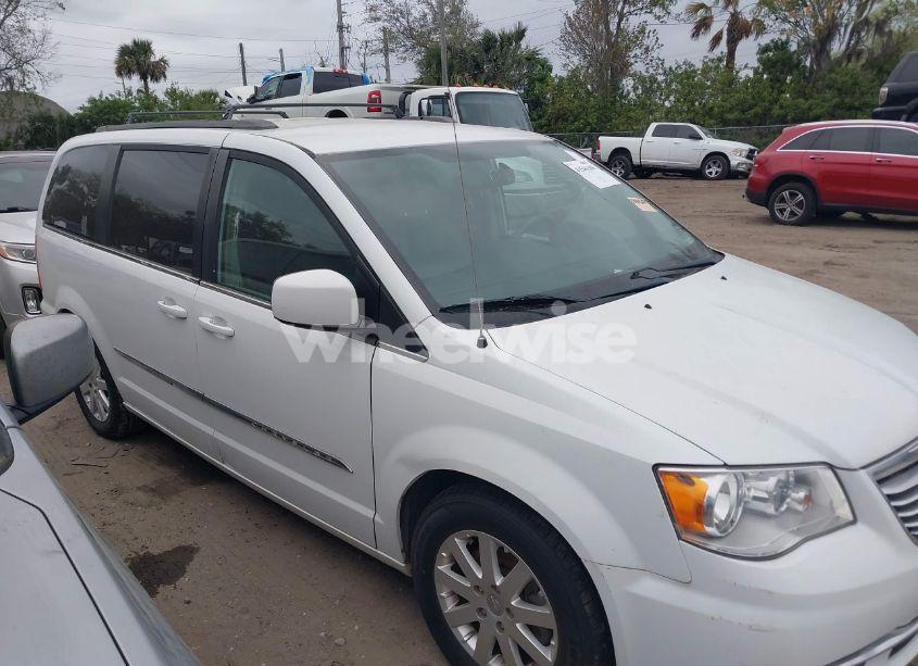 Photo 13 of 2016 Chrysler Town & COUNTRY TOURING (VIN 2C4RC1BG0GR289010)