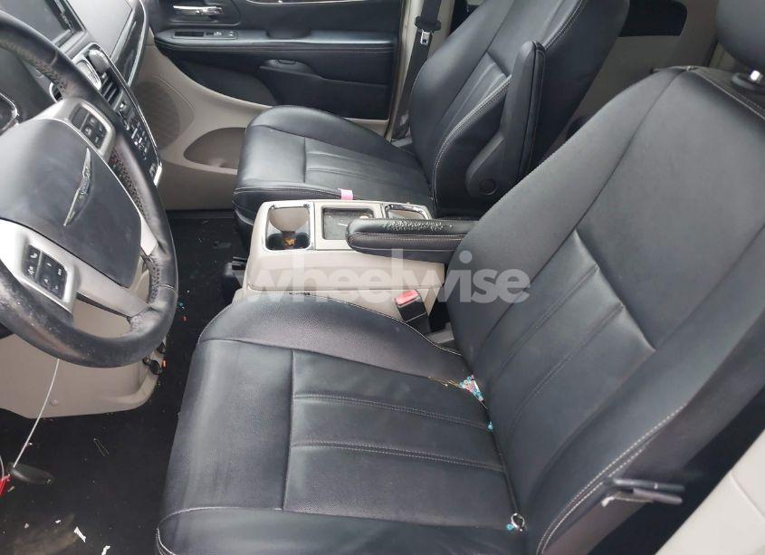 Photo 17 of 2016 Chrysler Town & COUNTRY TOURING (VIN 2C4RC1BG0GR289010)