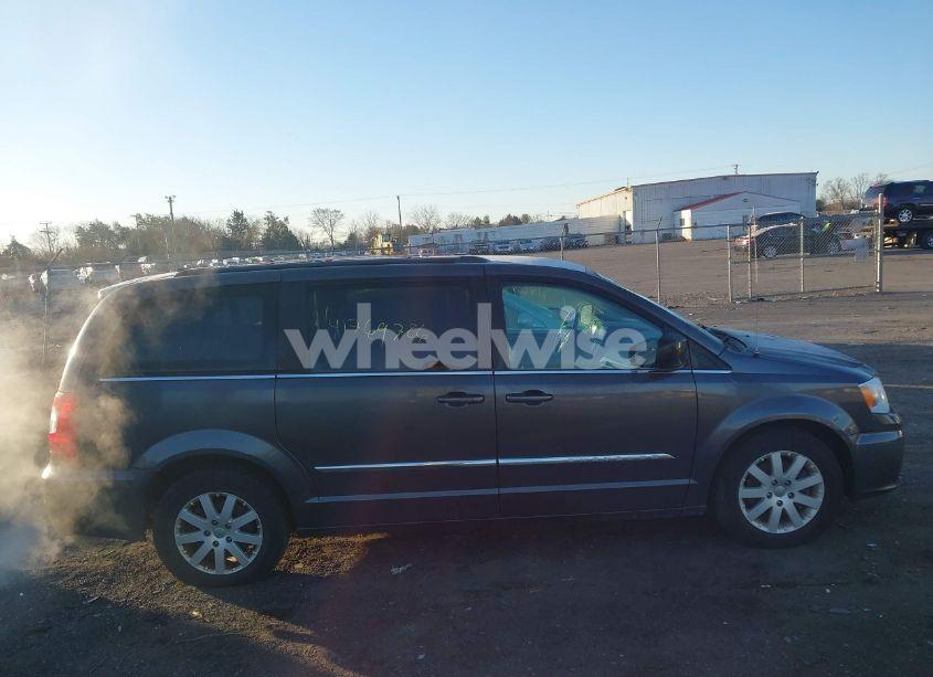 Photo 13 of 2016 Chrysler Town & COUNTRY TOURING (VIN 2C4RC1BG0GR291064)