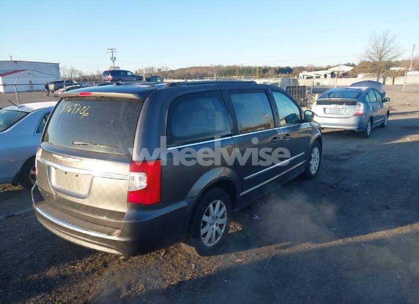 Photo 4 of 2016 Chrysler Town & COUNTRY TOURING (VIN 2C4RC1BG0GR291064)