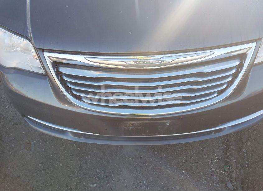 Photo 6 of 2016 Chrysler Town & COUNTRY TOURING (VIN 2C4RC1BG0GR291064)