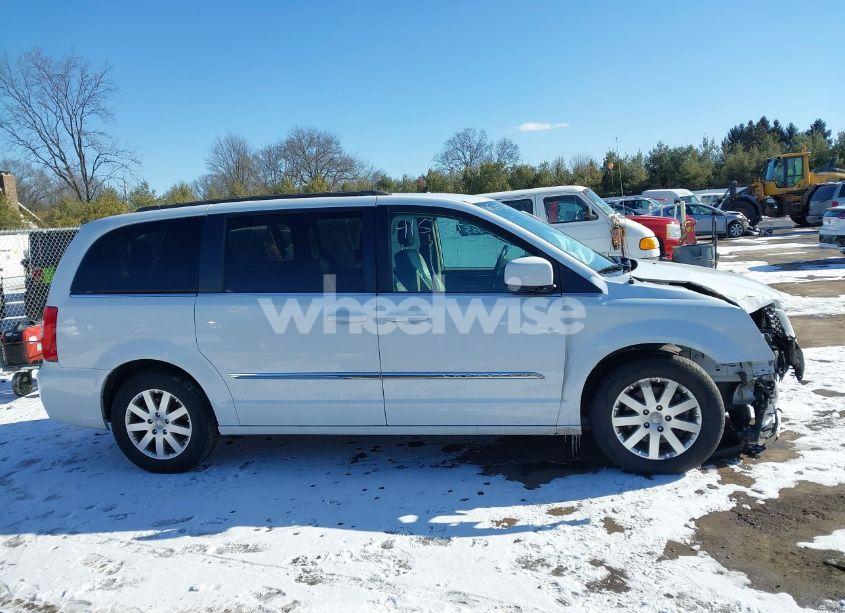 Photo 14 of 2016 Chrysler Town & COUNTRY TOURING (VIN 2C4RC1BG0GR293946)