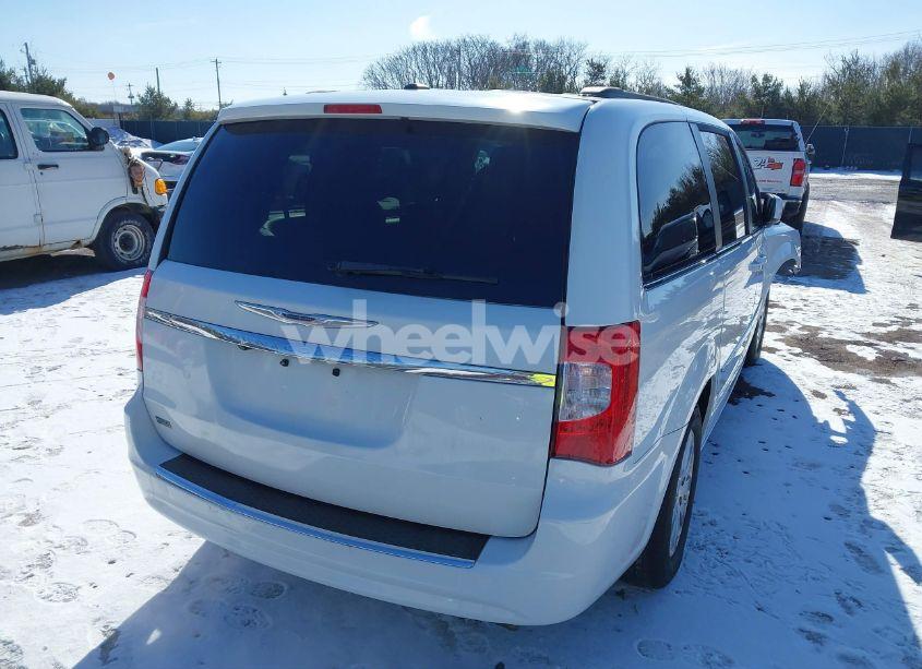 Photo 4 of 2016 Chrysler Town & COUNTRY TOURING (VIN 2C4RC1BG0GR293946)