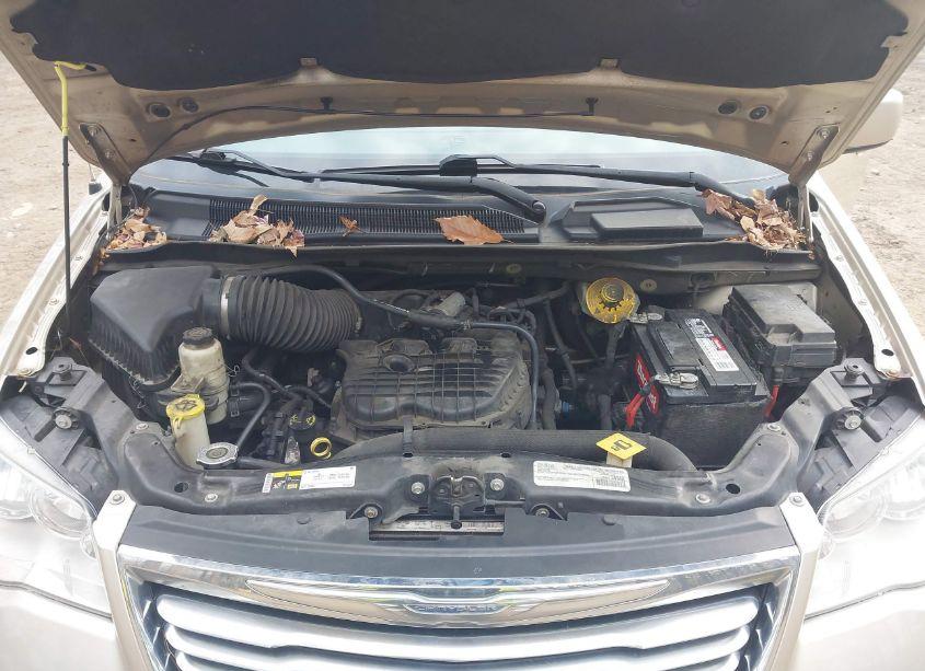 Photo 10 of 2016 Chrysler Town & COUNTRY TOURING (VIN 2C4RC1BG0GR301771)