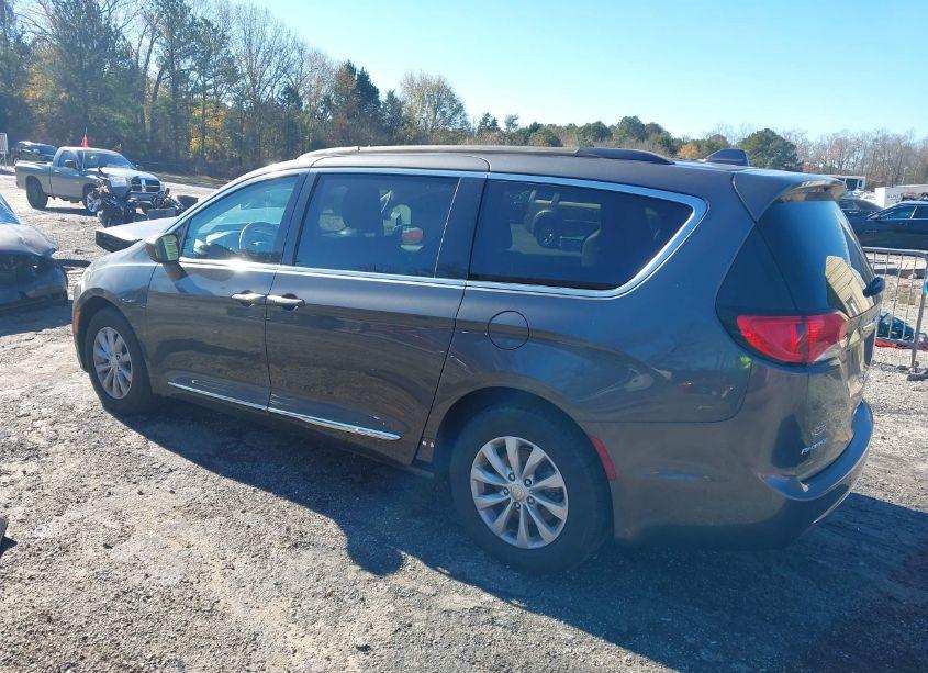 Photo 3 of 2017 Chrysler Pacifica TOURING-L (VIN 2C4RC1BG0HR523907)
