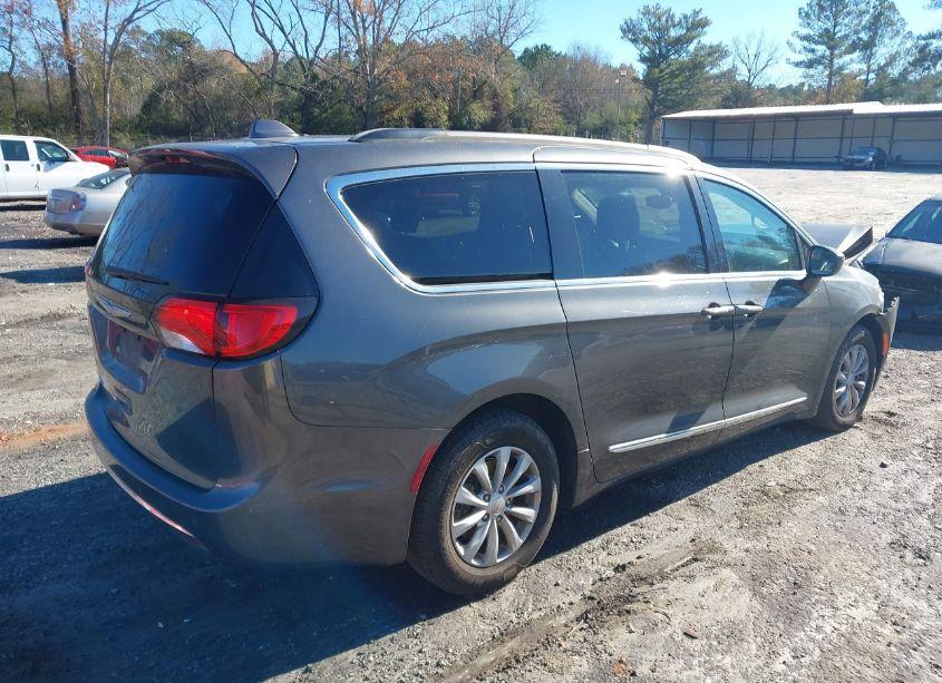 Photo 4 of 2017 Chrysler Pacifica TOURING-L (VIN 2C4RC1BG0HR523907)