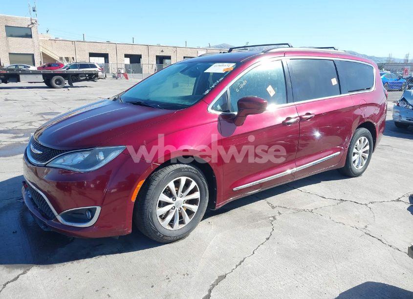 Photo 2 of 2017 Chrysler Pacifica TOURING-L (VIN 2C4RC1BG0HR612974)