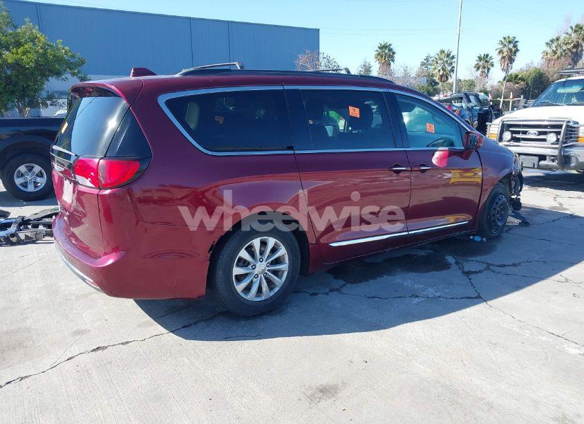 Photo 4 of 2017 Chrysler Pacifica TOURING-L (VIN 2C4RC1BG0HR612974)