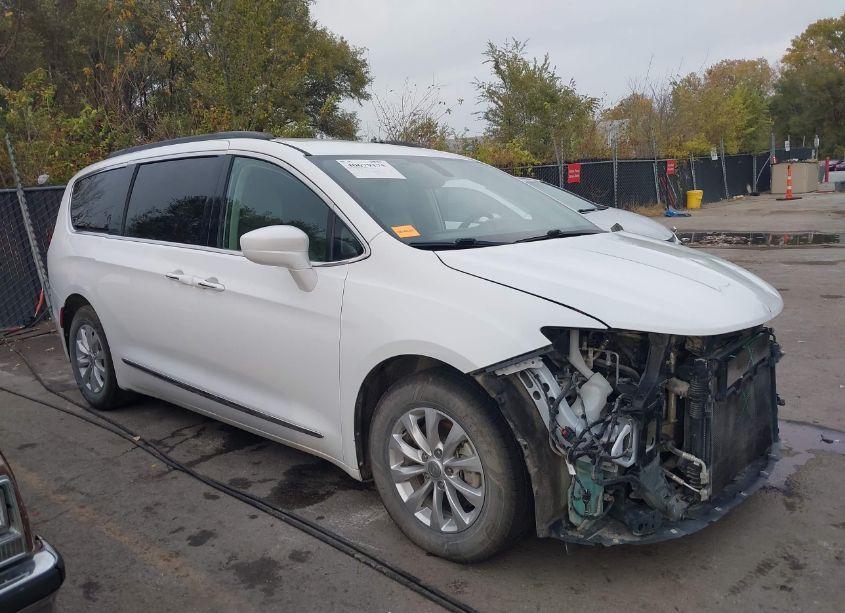 Photo 14 of 2017 Chrysler Pacifica TOURING-L (VIN 2C4RC1BG0HR702643)