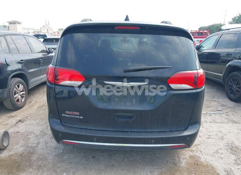 Photo 16 of 2017 Chrysler Pacifica TOURING-L (VIN 2C4RC1BG0HR704490)