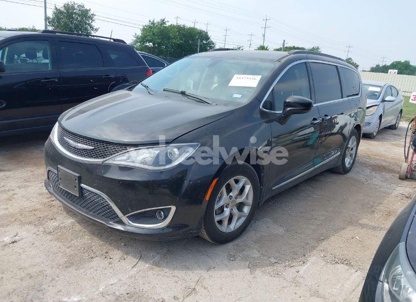 Photo 2 of 2017 Chrysler Pacifica TOURING-L (VIN 2C4RC1BG0HR704490)