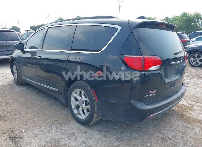 Photo 3 of 2017 Chrysler Pacifica TOURING-L (VIN 2C4RC1BG0HR704490)