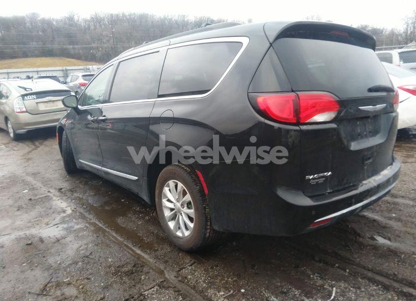 Photo 3 of 2017 Chrysler Pacifica TOURING-L (VIN 2C4RC1BG0HR821731)