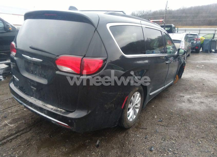 Photo 4 of 2017 Chrysler Pacifica TOURING-L (VIN 2C4RC1BG0HR821731)