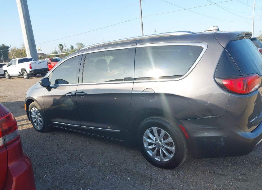 Photo 14 of 2018 Chrysler Pacifica TOURING L (VIN 2C4RC1BG0JR148848)