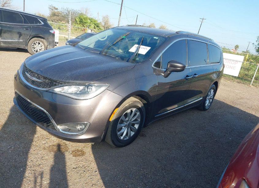 Photo 2 of 2018 Chrysler Pacifica TOURING L (VIN 2C4RC1BG0JR148848)