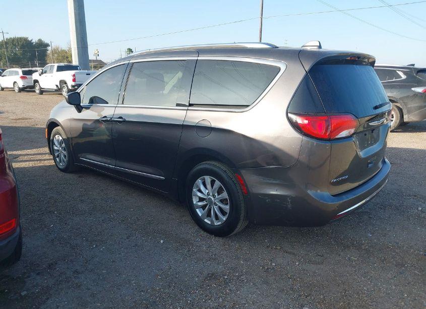 Photo 3 of 2018 Chrysler Pacifica TOURING L (VIN 2C4RC1BG0JR148848)