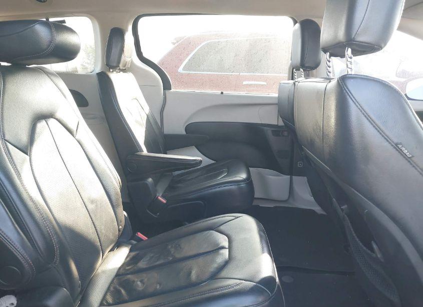 Photo 8 of 2018 Chrysler Pacifica TOURING L (VIN 2C4RC1BG0JR148848)