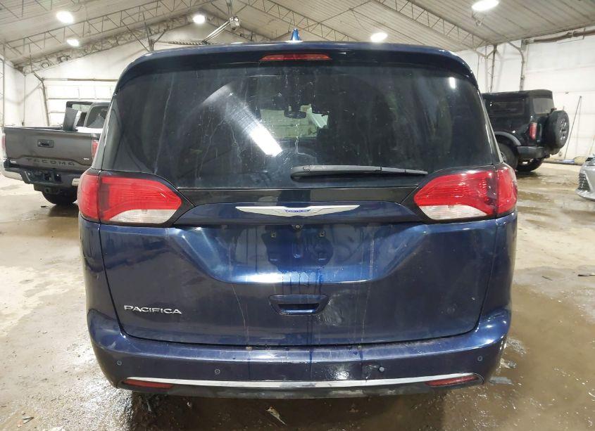 Photo 16 of 2018 Chrysler Pacifica TOURING L (VIN 2C4RC1BG0JR261845)