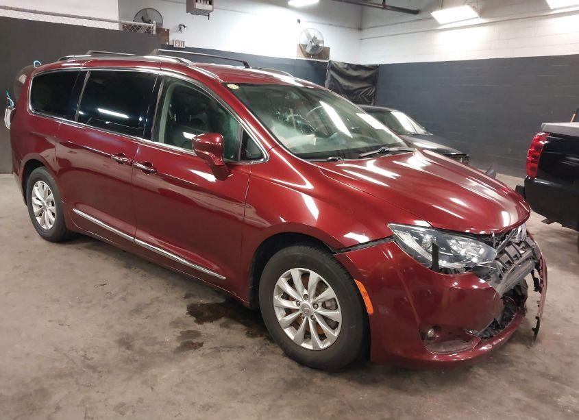 2018 Chrysler Pacifica TOURING L (VIN 2C4RC1BG0JR294781) main photo