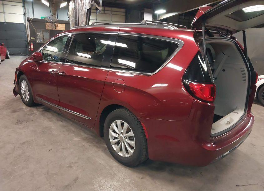 Photo 3 of 2018 Chrysler Pacifica TOURING L (VIN 2C4RC1BG0JR294781)