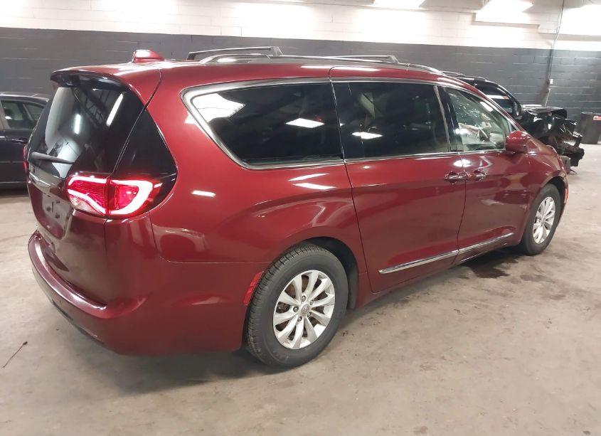 Photo 4 of 2018 Chrysler Pacifica TOURING L (VIN 2C4RC1BG0JR294781)