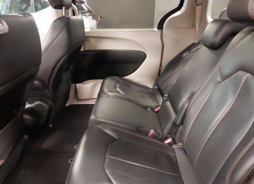 Photo 8 of 2018 Chrysler Pacifica TOURING L (VIN 2C4RC1BG0JR294781)