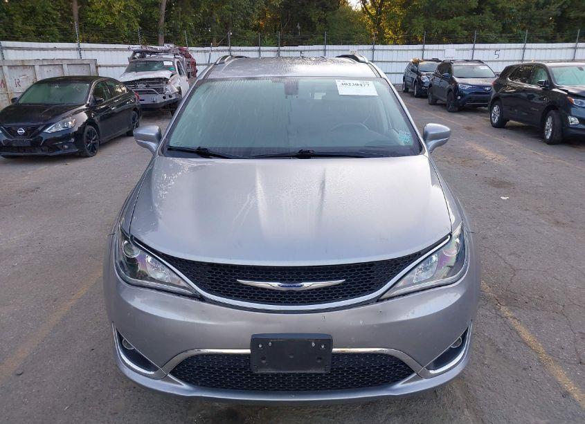 Photo 12 of 2018 Chrysler Pacifica TOURING L (VIN 2C4RC1BG0JR322739)