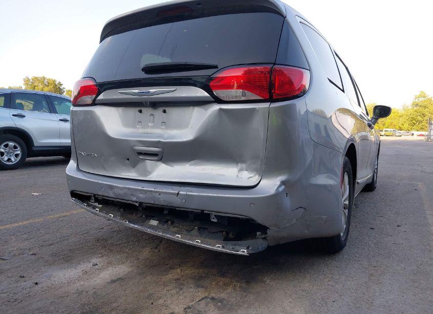 Photo 6 of 2018 Chrysler Pacifica TOURING L (VIN 2C4RC1BG0JR322739)