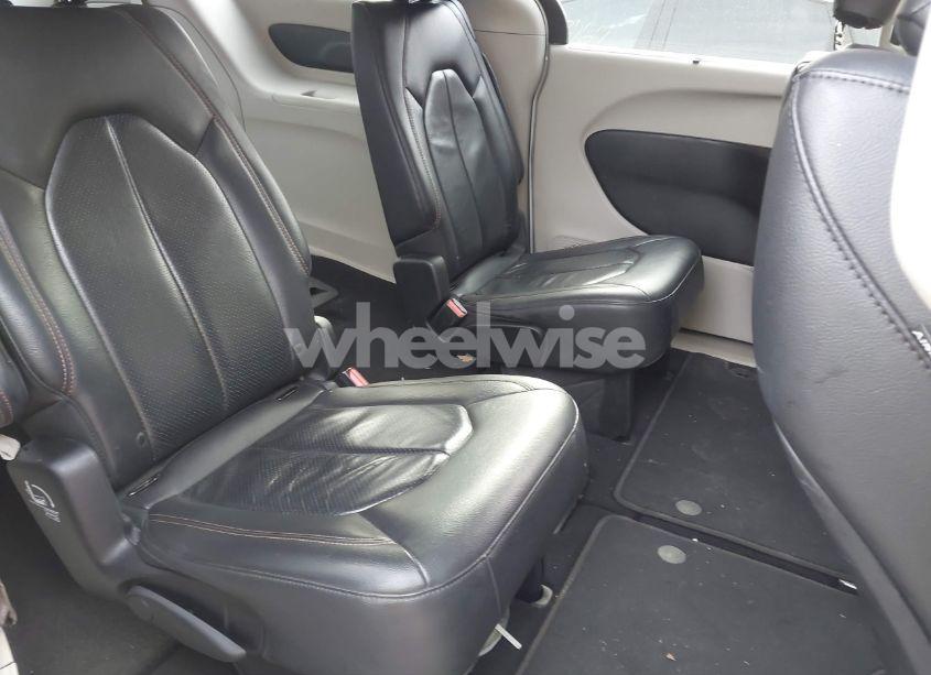 Photo 8 of 2019 Chrysler Pacifica TOURING L (VIN 2C4RC1BG0KR526023)
