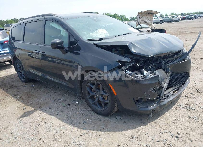 2019 Chrysler Pacifica TOURING L (VIN 2C4RC1BG0KR714914) main photo