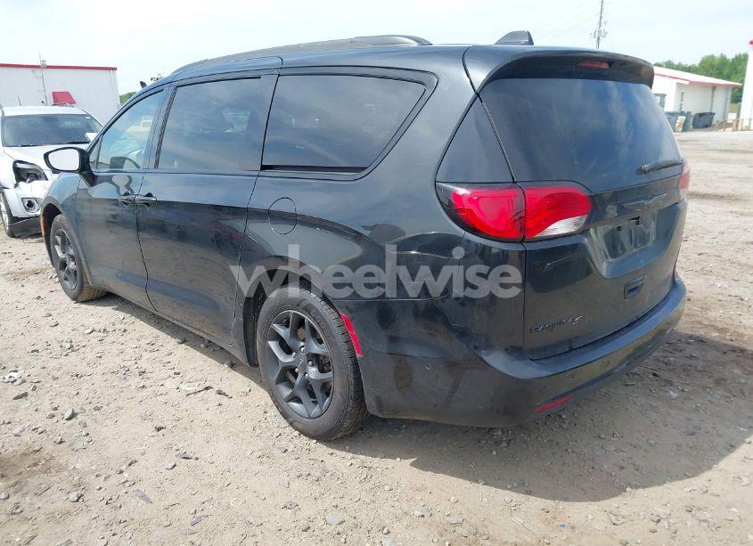 Photo 3 of 2019 Chrysler Pacifica TOURING L (VIN 2C4RC1BG0KR714914)