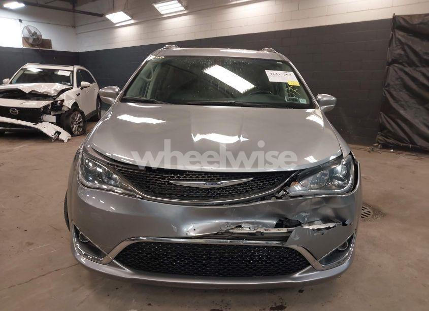 Photo 12 of 2020 Chrysler Pacifica TOURING L (VIN 2C4RC1BG0LR106392)