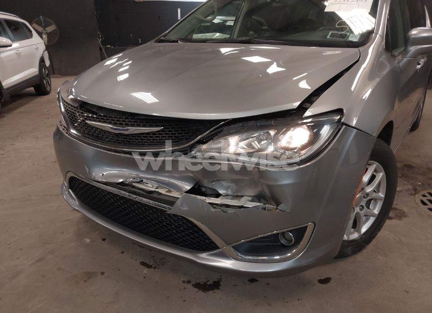 Photo 6 of 2020 Chrysler Pacifica TOURING L (VIN 2C4RC1BG0LR106392)