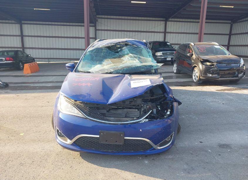 Photo 12 of 2020 Chrysler Pacifica TOURING L (VIN 2C4RC1BG0LR272718)