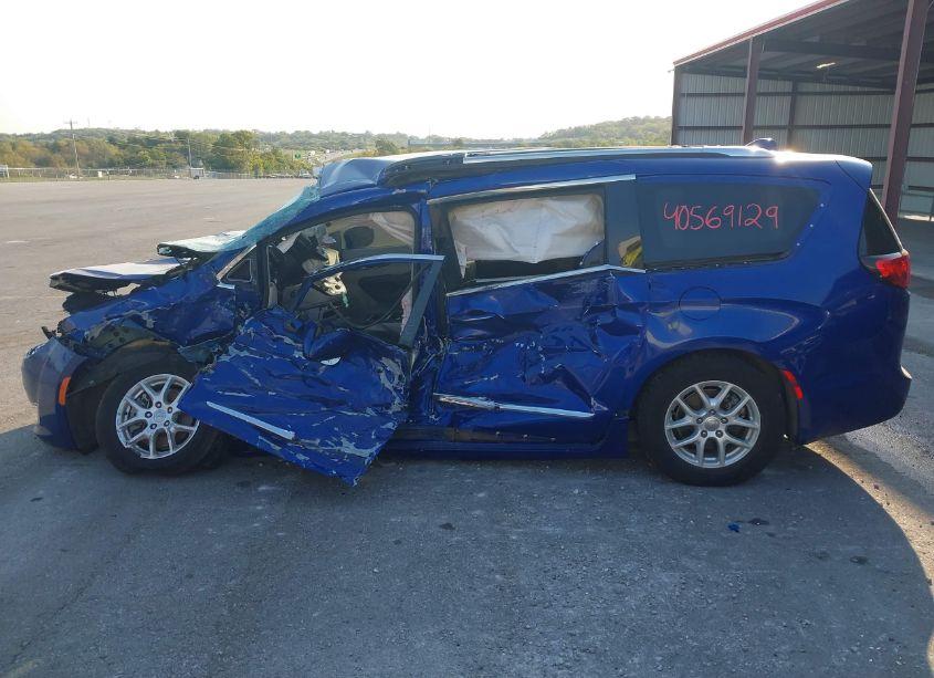 Photo 14 of 2020 Chrysler Pacifica TOURING L (VIN 2C4RC1BG0LR272718)