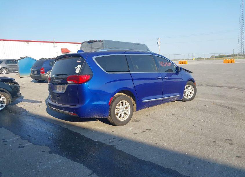 Photo 4 of 2020 Chrysler Pacifica TOURING L (VIN 2C4RC1BG0LR272718)