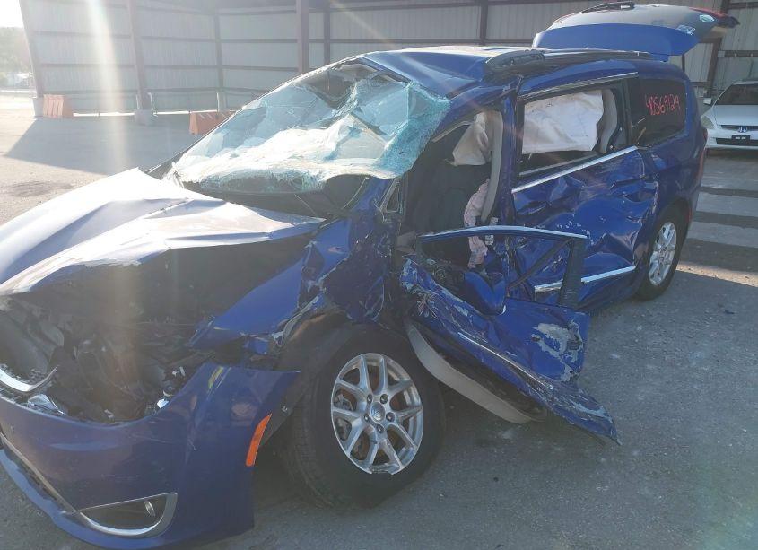 Photo 6 of 2020 Chrysler Pacifica TOURING L (VIN 2C4RC1BG0LR272718)