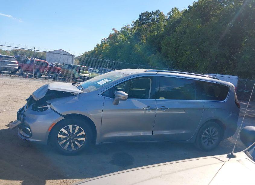 Photo 14 of 2021 Chrysler Pacifica TOURING L (VIN 2C4RC1BG0MR527577)